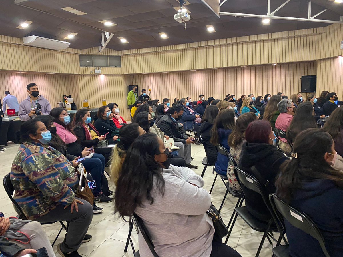 EduPublicaCL's tweet photo. ➡️División de Implementación de la DEP se reúne con representantes de centros de apoderados  de Conchalí, Quilicura, Quinta Normal y Renca para informarles sobre el proceso eleccionario de los Comités Directivos de los futuros Servicios Locales #LosLibertadores y #LosParques 🙌 https://t.co/DQoFGGJ0TS