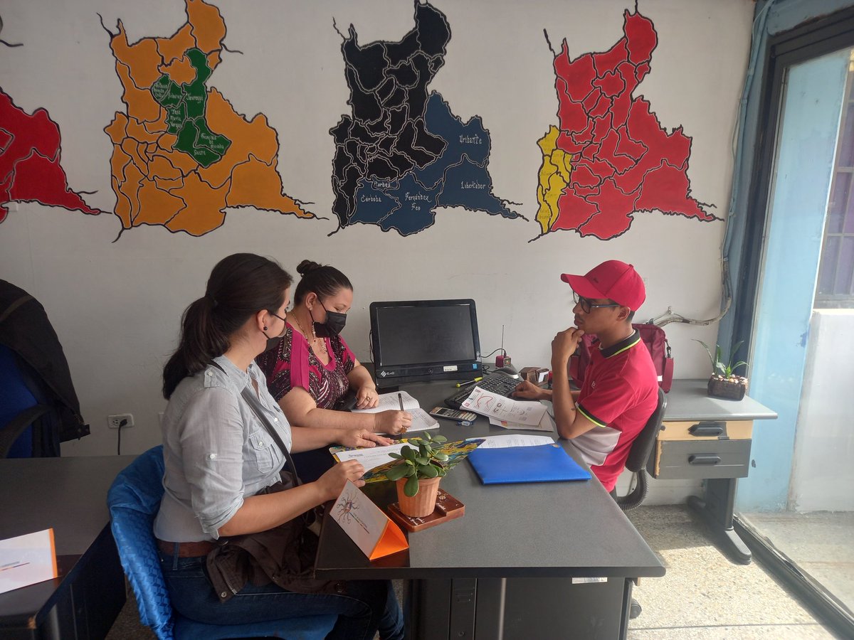 #Táchira Atención personalizada a supervisora intercircuital del municipio San Cristóbal, red 2 por parte del coordiandora de Sala Situacional #EscuelasAbiertas2022 @MPPEDUCACION <a href="/DGSEMPPE/">DIRECCIÓN GENERAL DE SUPERVISIÓN MPPE</a> <a href="/_LaAvanzadora/">Yelitze Santaella</a> @ZonaEducTachira <a href="/Berzabethg1/">Berzabethgandicaoficial</a> <a href="/FreddyBernal/">Freddy Bernal</a> <a href="/KaremDeBernal/">Karem Durán de Bernal</a>