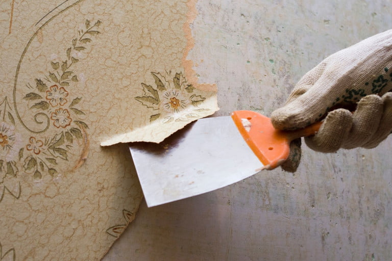 RealtorFabian's tweet photo. Learn #howto remove wallpaper the proper way without hiring a professional. #DIY  https://t.co/lAdqGCfkr5 https://t.co/gWNZFO5v5Z