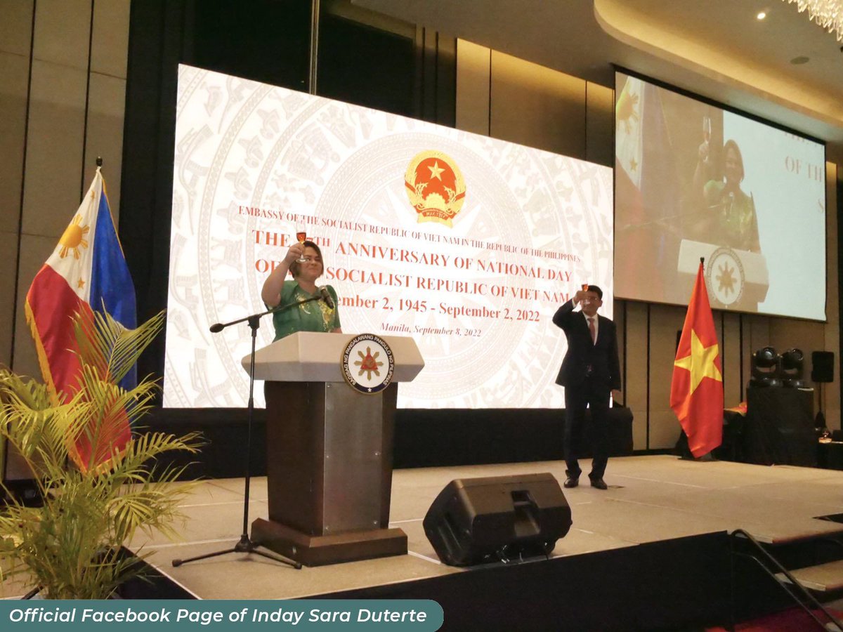 indaysara's tweet photo. Naimbitahan tayo ngayong gabi ni Vietnamese Ambassador Hoang Huy Chung sa kanilang pagdiriwang ng ika-77th National Day of the Socialist Republic of Vietnam. 

Ikinagagalak natin na marinig mula kay Ambassador Chung ang planong pagpapatuloy ang ating bilateral relations. https://t.co/EHCGpx4n0I