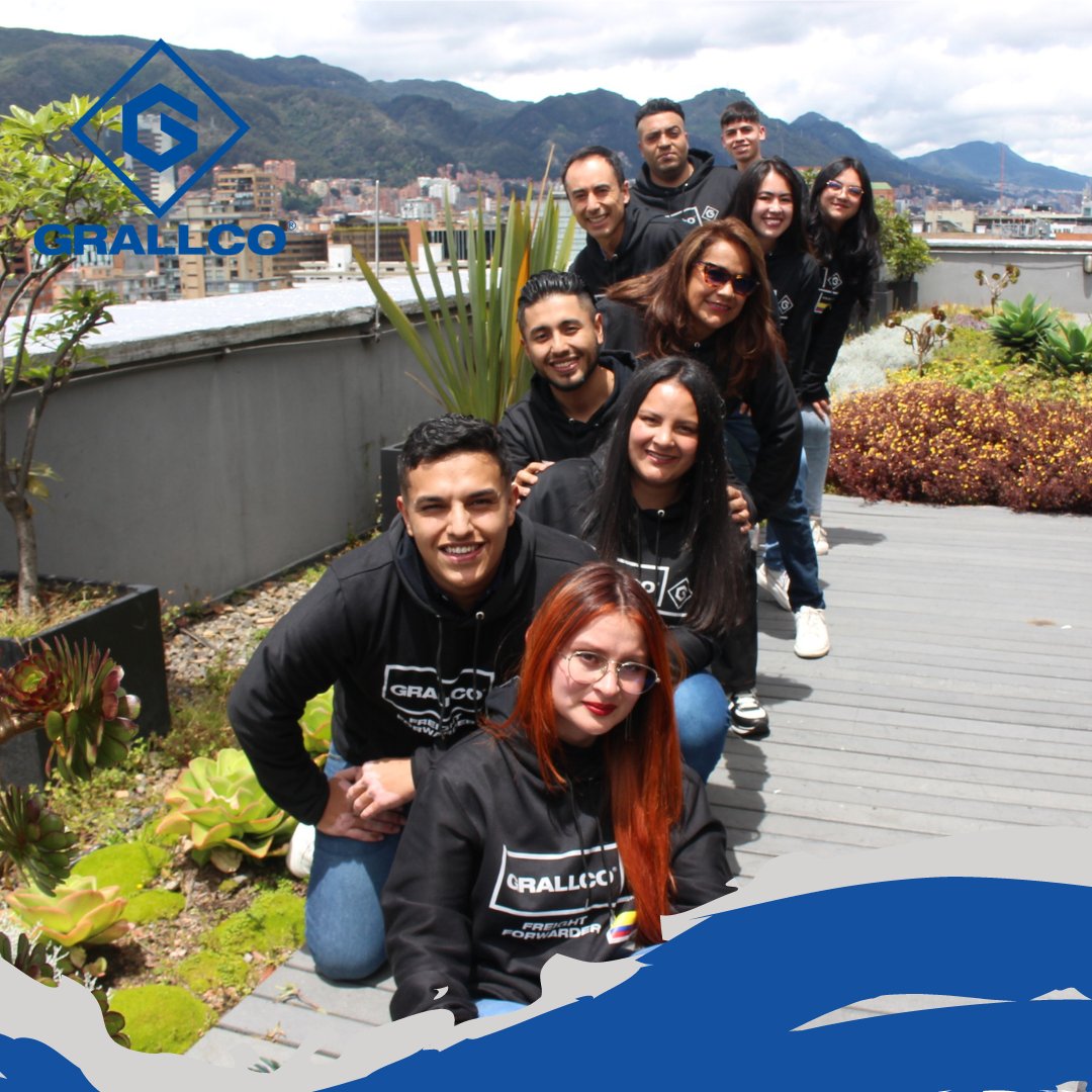 Grallcogroup's tweet photo. 16 AÑOS DE ESTA GRAN FAMILIA 😁🌎🛳🤝

Nuestra empresa está cumpliendo un año más desde su fundación, que ahora se ha convertido en una grandiosa familia. 

#Grallco #16Aniversario #16thanniversary #Aniversar16 https://t.co/LncAzWjiY7