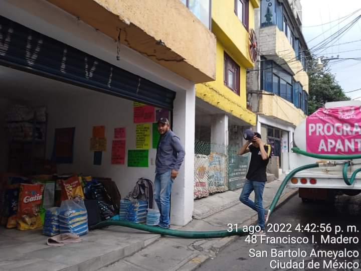 GabrielZumaya's tweet photo. #COPACO

Meses sin agua potable en los domicilios de nuestros vecinos #Pblo San Bartolo Ameyalco @AlcaldiaAO, las pipas de agua que nos deja el @SacmexCDMX NO es suficiente y NO es la solución.

Solicitamos a nuestra Jefa @Claudiashein su intervención en este tema. https://t.co/BwiqNeTkLf