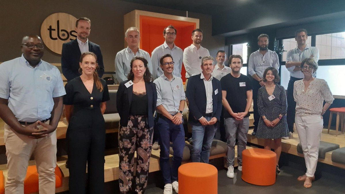 tbs_education's tweet photo. 👨‍🏫 12 nouveaux professeurs ont fait leur rentrée dans notre école ! 😉

🌎 L'Espagne, les Etats-Unis, le Maroc, la Grèce, la Belgique et la France rejoignent les autres nombreuses nationalités présentes à #TBSEducation pour accompagner et former nos étudiantes et étudiants ! ✨ https://t.co/lnvxi6L7hJ