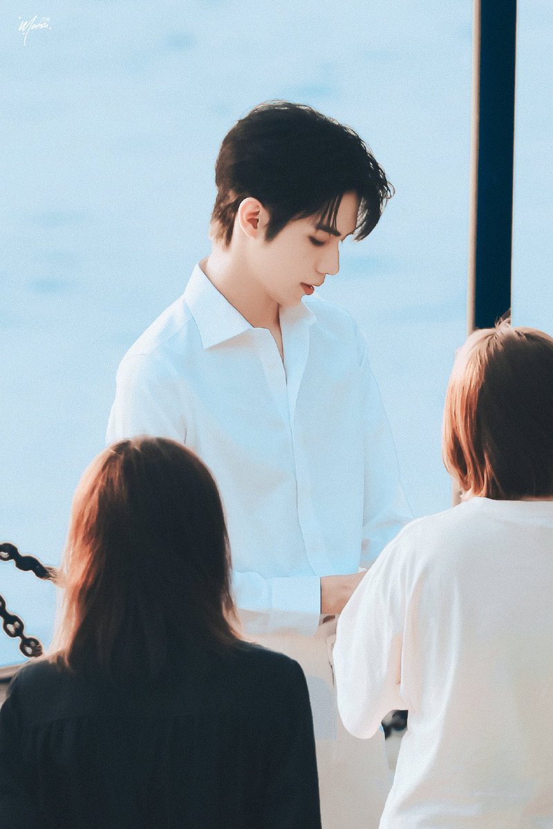 รูปดีมากเลยย เจ้าชายน้อยย🥹💚

漫溯·罗一舟
#หลัวอีโจว #LuoYizhou
(1)