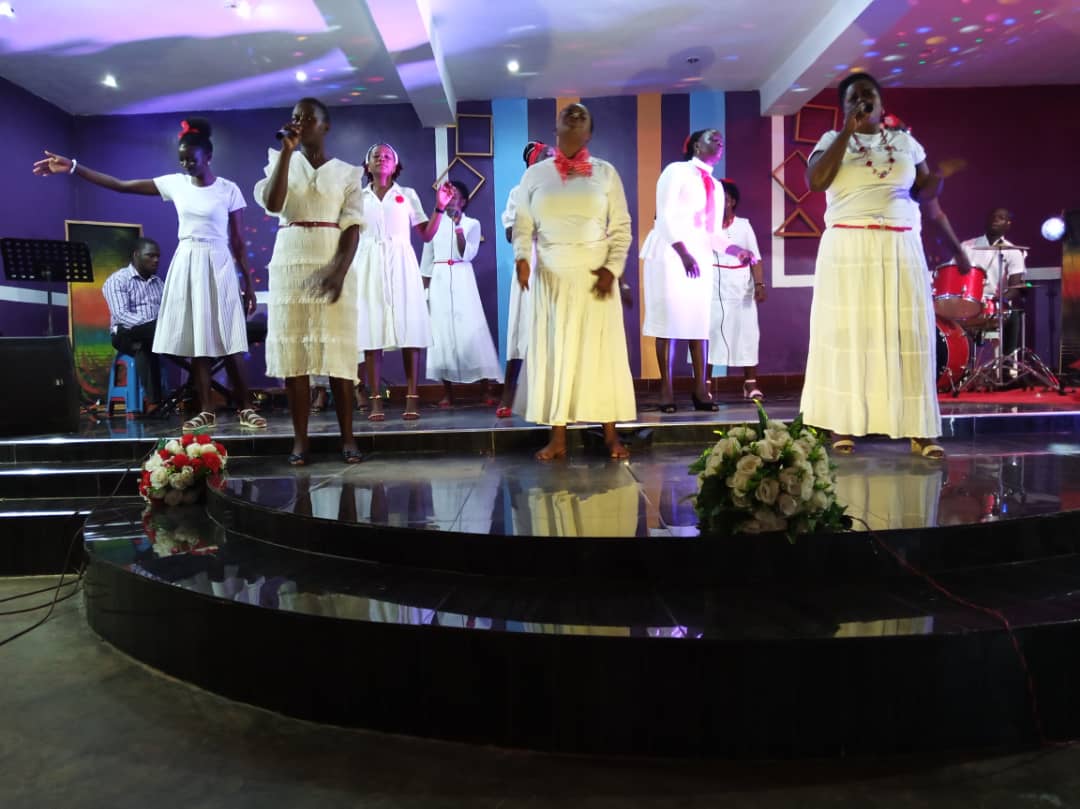 wayofsalvn's tweet photo. On Sunday 4th September 2022, it was the Women's Sunday and we were immensely blessed.
📌 Watch the amazing ministry that transpired
https://t.co/pKMdn6ovit
#WomensSunday on theme: #WomenOfWisdom
#WayOfSalvationChurch_Masaka https://t.co/RKWzlZpLjw