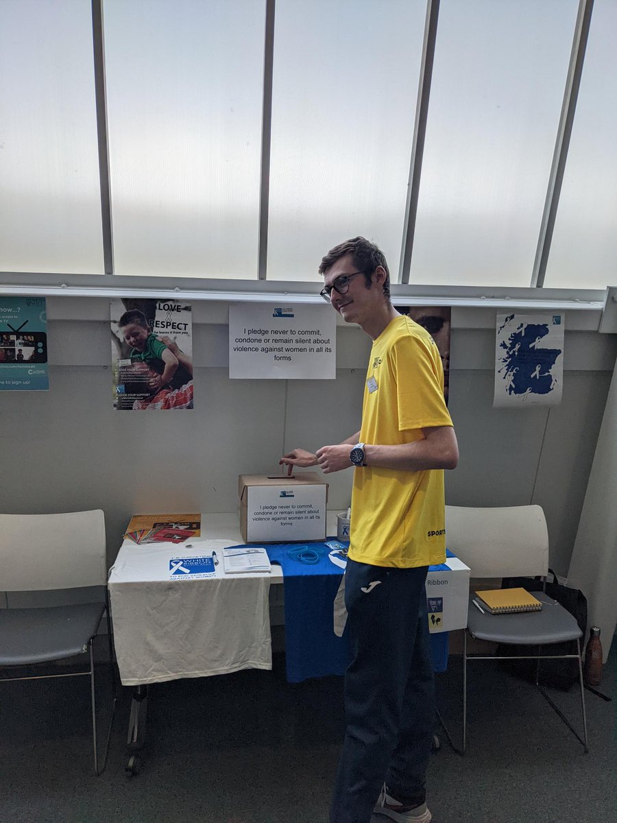 HWUEquality's tweet photo. So many conversations and pledges at the Watt Welcome Fair! Thanks to everyone who dropped by our stall to support the @WhiteRibbonScot campaign against gender-based violence, and have a chat about @ConsentCollectV π€
#HWWelcomeWeek #HWFreshers https://t.co/Q8OzvqpQn3