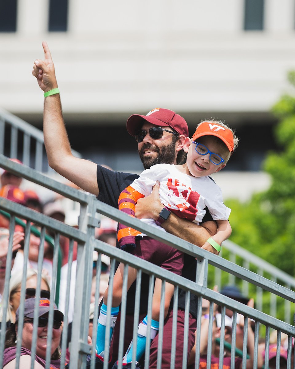 HokiesSoftball tweet picture