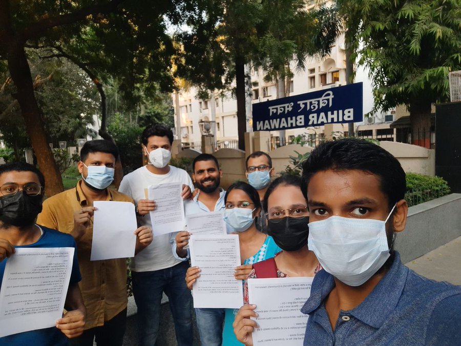 KSUDHANSHU111's tweet photo. Tomorrow morning 8AM at CM Nitish Kumar home,No 6 K Kamraj Marg New Delhi. He will meet student thr..Today evening student went thr.
#BPSC_CLASH_UPSC #BPSC #BPSC_UPSC_Clash #UPSC  #UPSC_CLASH_BPSC #BPSC_CLASH_UPSC @officecmbihar @NitishKumar @BiharTakChannel https://t.co/5q1RtQZGqV