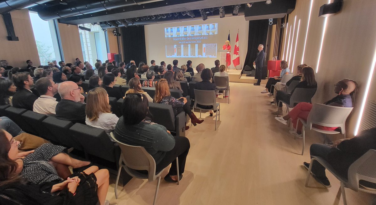HonStephaneDion's tweet photo. Bonjour Paris ! Une nouvelle aventure à l’@AmbCanFrance débute à titre d’Ambassadeur désigné du 🇨🇦 en 🇫🇷 et à 🇲🇨 et d’Envoyé spécial auprès de l’UE et de l’Europe. Honoré de représenter le 🇨🇦 dans ce pays crucial, et hâte de travailler avec toute l’équipe ! #AmitieCAFR https://t.co/uX0ygjK5Ee