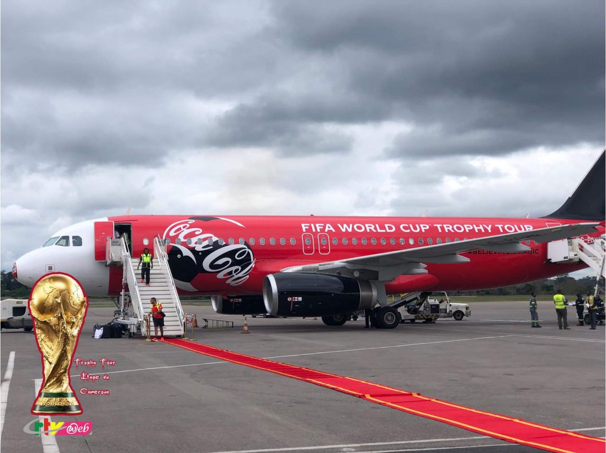 CRTV_web's tweet photo. #FIFAWC2022
#TrophyTour
#FWCTT
Here comes the FIFA air fleet on Cameroon soil bearing the coveted gold plated metal on a #FIFATrophyTour to one of the five African participating teams at the #Qatar2022 #WC https://t.co/kvw7p2AHmy