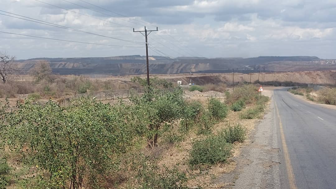 MacefieldMoz's tweet photo. #Moatize. A view of one of the biggest #coal mines in the world! #Mozambique https://t.co/XtqM1QfkDu