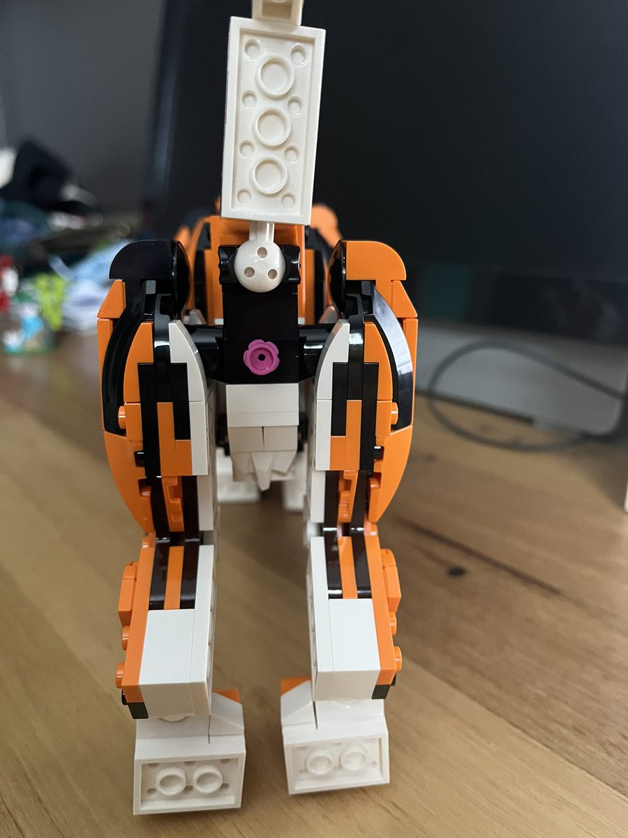 dracoetsee's tweet photo. I ❤️ @LEGO_Group attention to detail 🌸 https://t.co/PNAElXLFn5