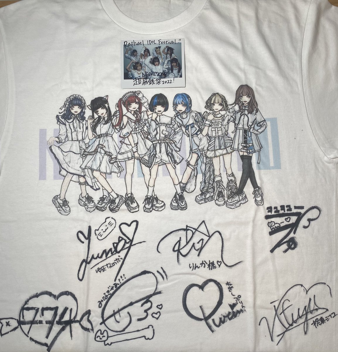 NANIMONOからは… ▫️サイン入りイラストTシャツ ▫️集合デカチェキ