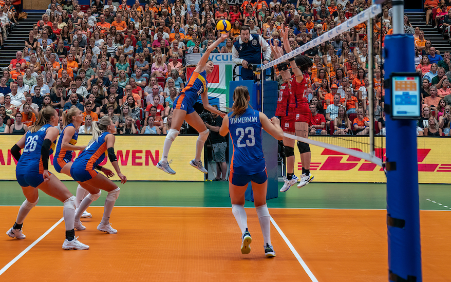 MizunoVolleyEU's tweet image. Throwback to last weekend &amp;amp; a great fight between two Mizuno teams, @Volleybaldames 🇳🇱 vs Japan 🇯🇵

Only a few more days before the Women&apos;s World Championships ⚡

#MizunoVolleyEU #ReachBeyond #ReturnReady