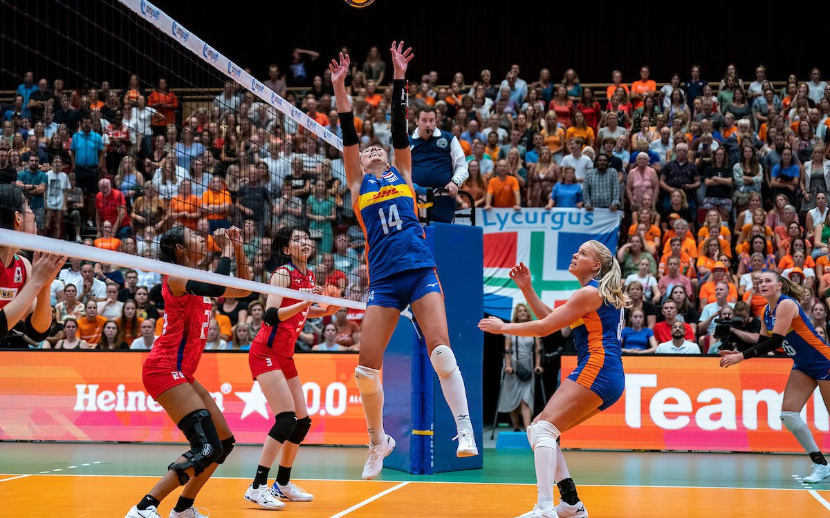 MizunoVolleyEU's tweet image. Throwback to last weekend &amp;amp; a great fight between two Mizuno teams, @Volleybaldames 🇳🇱 vs Japan 🇯🇵

Only a few more days before the Women&apos;s World Championships ⚡

#MizunoVolleyEU #ReachBeyond #ReturnReady