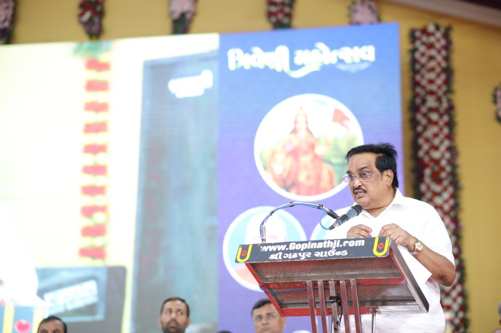 CRPaatil's tweet photo. ગતરોજ અમરેલી મુકામે શ્રી ધર્મકુળ આશ્રિત સત્સંગ સમાજ અને શ્રી લક્ષ્મીનારાયણદેવ યુવક મંડળ દ્વારા આયોજિત "ત્રિવેણી મહોત્સવ" માં ઉપસ્થિત રહેવાનો અવસર મળ્યો. પ.પૂ. ૧૦૮ ભાવિ આચાર્યશ્રી નૃગેન્દ્રપ્રસાદજી મહારાજજીનાં આશીર્વાદ પ્રાપ્ત થયા. https://t.co/JgkhWwYQhD