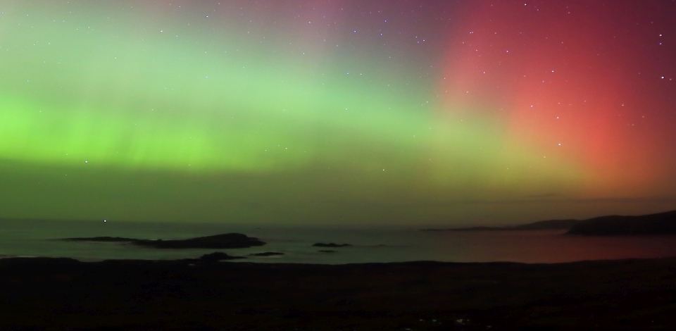 DonegalMaps's tweet photo. Some reasons to #LoveDonegal 24/7 Some images of Rosguill by day and by night. #Aurora #WildAtlanticWay #darkskies Our clear dark skies attract visitors to view the #NorthernLights during the Autumn/Winter months with uninterrupted views from the North Coast. https://t.co/CIvL1YS2gy