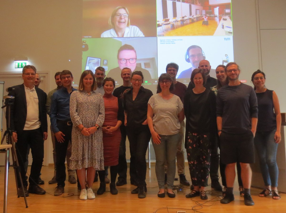 The interdisciplinary project team met this week in Leipzig. An inspiring event with a lot of fruitful discussions. Thank you to all of you! E.g. <a href="/daniela_thraen/">Daniela Thrän</a> @Danny_Otto_ <a href="/motoko42/">Nils Matzner</a> <a href="/markuswill/">Markus Will</a> <a href="/DillyOliver/">Dr. Oliver Dilly</a>