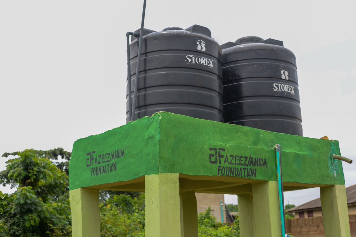 AzeezAmidaFDN's tweet photo. With great pleasure, we announce the commissioning of our second project in Ilishan, Remo, Ogun State. 

The project is the installation of a borehole, 4,000-litre capacity tanks, and three public service pumps for the community. 
#AzeezAmidaFoundation #cleanwaterforall https://t.co/0wCh65teMT