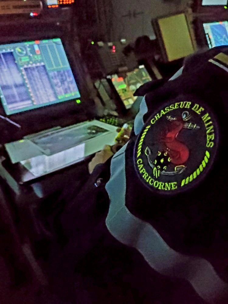 Premarmed's tweet photo. [#IntempériesCorse] Après le déplacement d'@HerveBerville, @MerGouv, le 25/08 en Corse, le VAE Boidevezi @Premarmed, déploie le chasseur de mines #Capricorne @MarineNationale pour tenter de relocaliser le navire du pêcheur décédé ds le golfe de #Girolata le 18 août dernier. https://t.co/a0WU7fNiXS