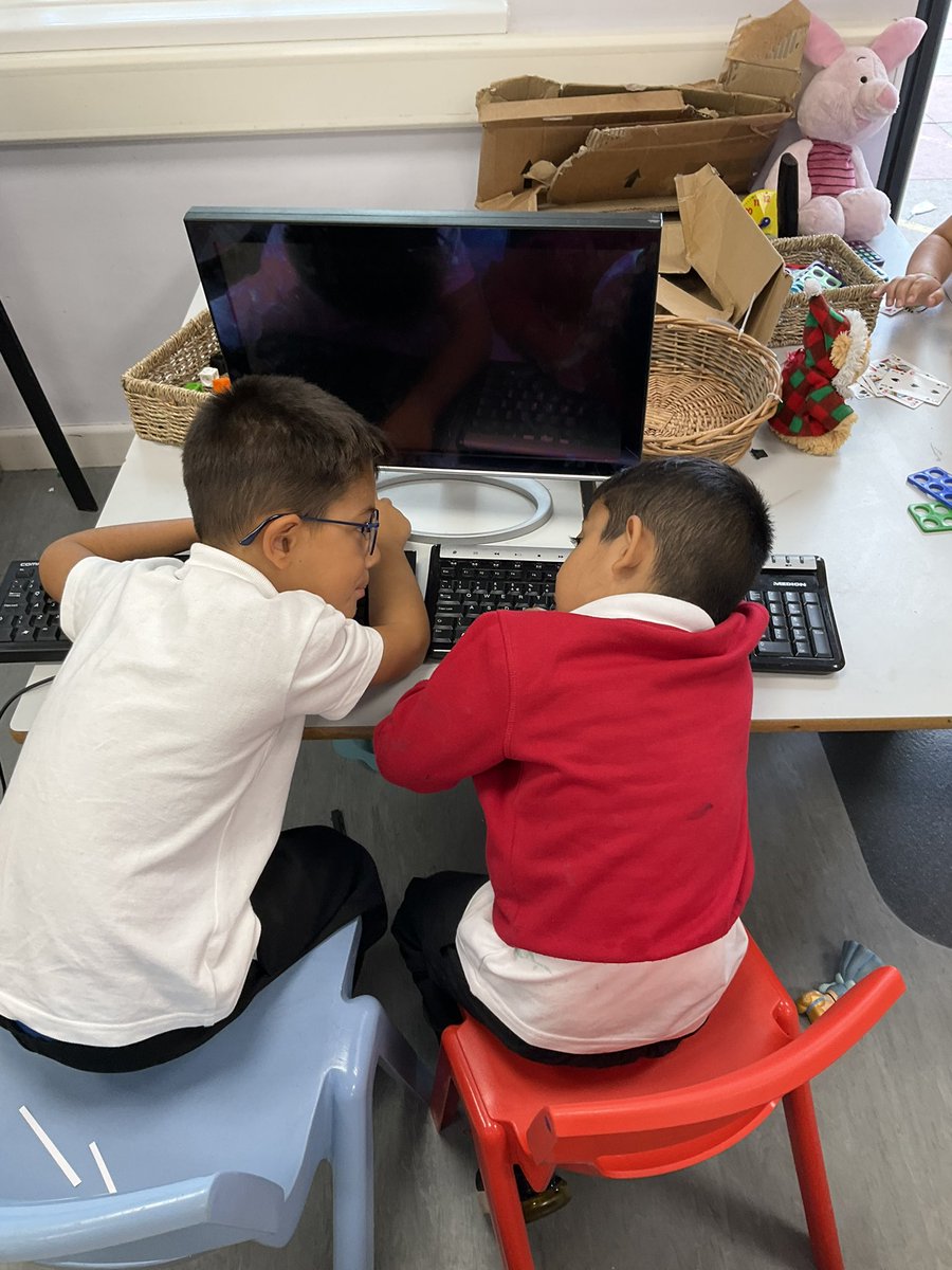 MrsClarkeKMPA's tweet photo. Class 5 have been learning to share and take turns with each other during provision this week. We have been learning all about responsibility and taking responsibility for things. #responsibility #characterweek #makingnewfriends @kestrelmead @MrsVanmaliKMPA https://t.co/oHMcLBAl8F