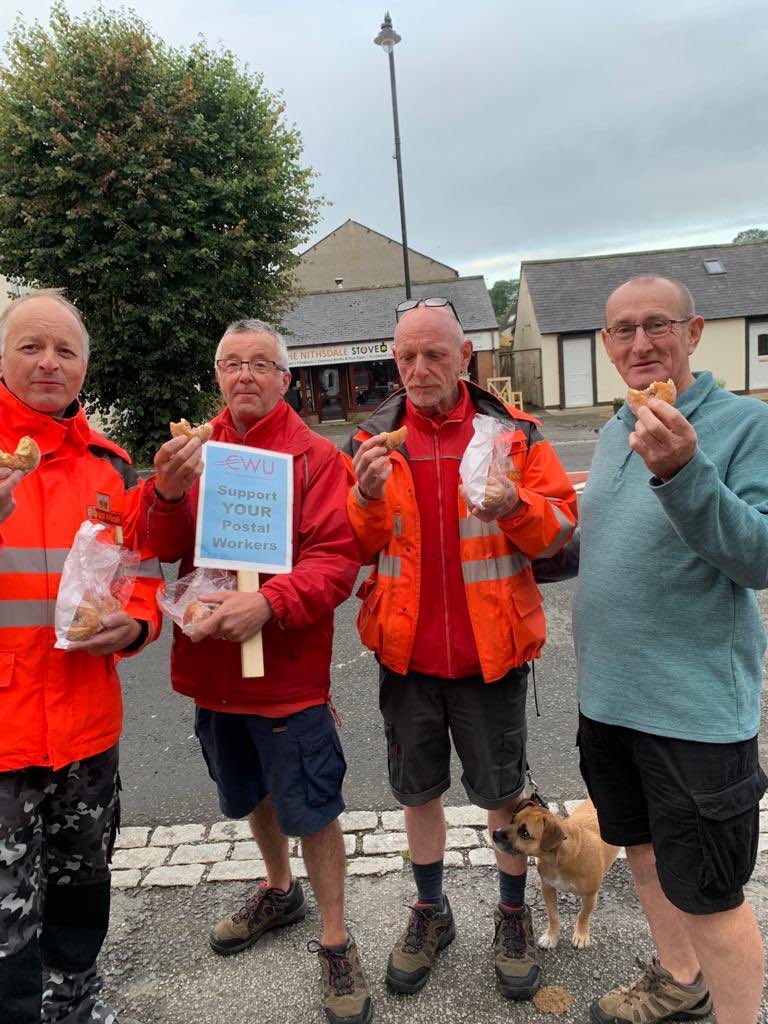 CWUnews's tweet photo. Thornhill DO 🪧 #StandByYourPost https://t.co/QHTZcxbYxQ