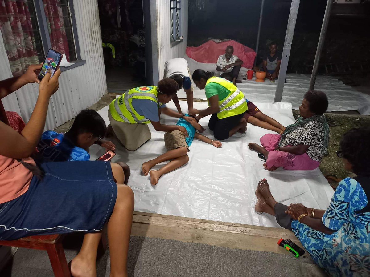 FijiRedCross's tweet photo. In the lead up to World First Aid Day, our trained First Aiders from the Tavua Branch conduct First Aid awareness with 17 members of Reservoir settlement in Tavua.
First Aid saves lives.
#lifelongfirstaid
#10thSeptember https://t.co/g6x6KfK8ZX