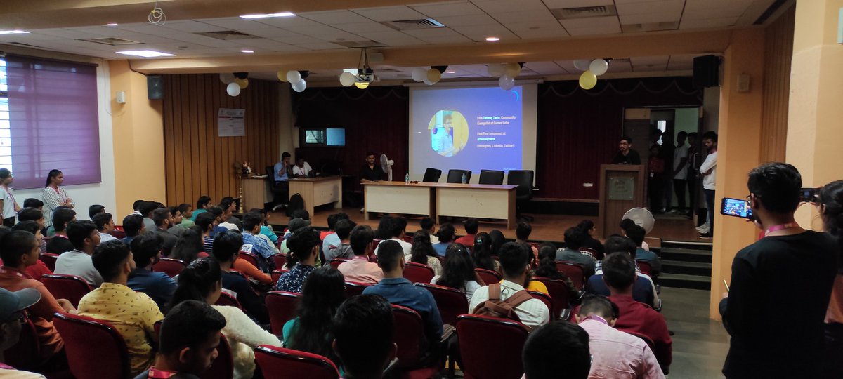 BoradeSatyam's tweet photo. Dont be surprise if I don't reply your message, probably i am into the metaverse😂😂
@TarteTanmay @LabsLumos @iapurvhumne #IntoTheMetaverse 
#BuildForWeb3 https://t.co/ryPKABJui9