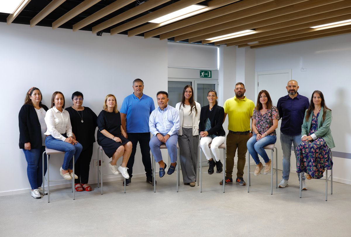 🎓 Volta ao cole tamén para a nosa rede de #Embaixadores! Estivemos na #VilaDaAuga cos representantes de cada zona que nos transmitiron as súas necesidades e temas nos que imos poñer o foco ao longo do ano. Grazas a todos e todas pola vosa colaboración e propostas! 👏 🙌