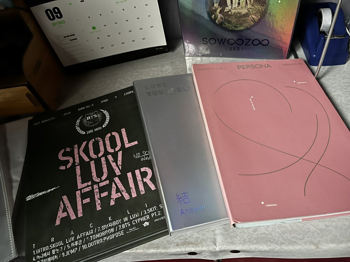 LiJeonLy's tweet photo. haaaaaa~ finally got them🥰 im so happy dahil sa wakas andito na babies ko..specially ung armybomb ver3..wasnt worried about the delay shipment kase alam ko kahit ano mangyari is makakarating saken order ko..been ordering to @soliseoulcartph
+ #SSCFEEDBACKS https://t.co/TKljkZ0r3w