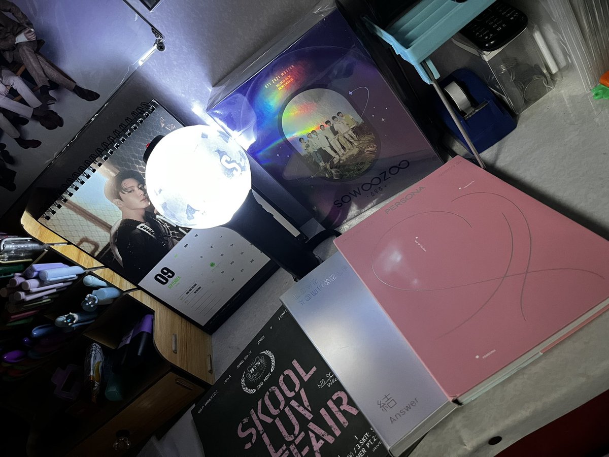 LiJeonLy's tweet photo. haaaaaa~ finally got them🥰 im so happy dahil sa wakas andito na babies ko..specially ung armybomb ver3..wasnt worried about the delay shipment kase alam ko kahit ano mangyari is makakarating saken order ko..been ordering to @soliseoulcartph
+ #SSCFEEDBACKS https://t.co/TKljkZ0r3w