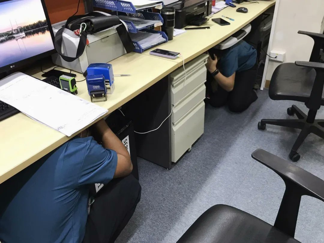 bsapasig's tweet photo. TODAY'S HIGHLIGHT: Participation of @bsapasig during the Nationwide Simultaneous Earthquake Drill (NSED). β
Pag may lindol, DUCK, COVER, HOLD. ππ»ββοΈππ»ββοΈ Nakiisa ba kayo sa drill, mga kabarangay? ππ» Share your photos dahil #BidaAngHandaBSA! πΈ
#NSED2022 #BidaAngHanda #ResiliencePH https://t.co/AEDoXmzpbP