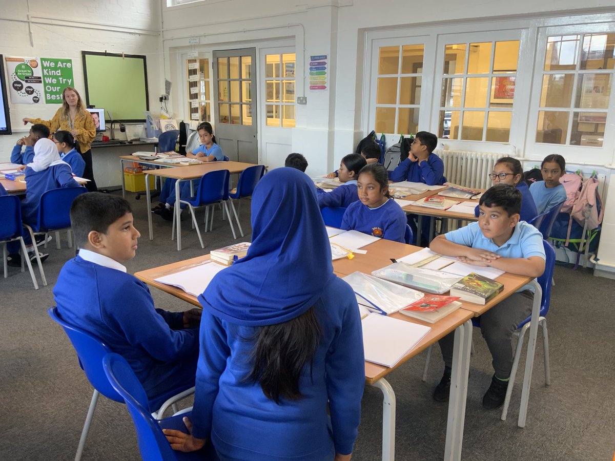 JohnScurr_Sch's tweet image. A great start to the term… All our children have returned and settled, our parents are meeting every day with the teacher and we all look so smart and happy! Can you spot our new school rules in the pictures? #2rules