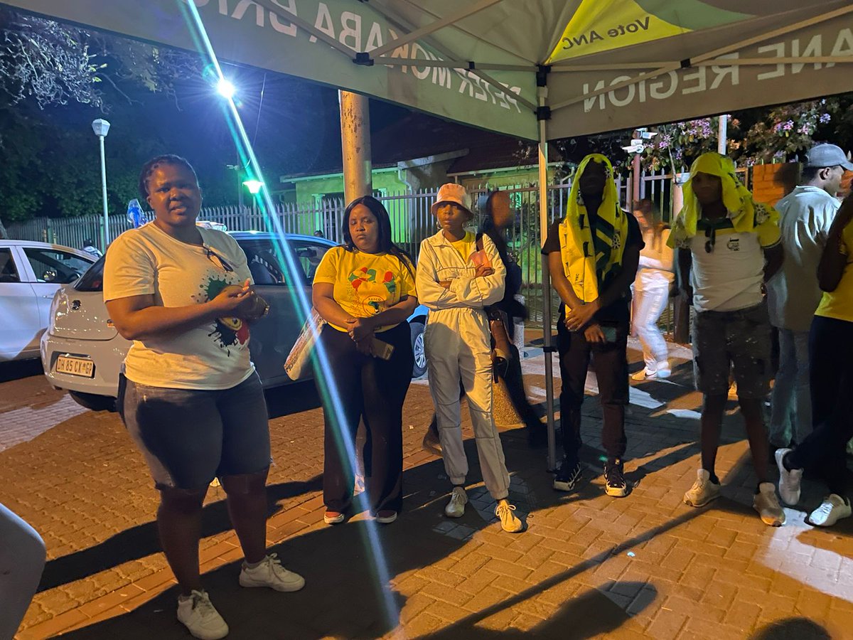 UpSasco's tweet photo. UP SRC elections❤️💚💛🖤 https://t.co/svJsk3h139