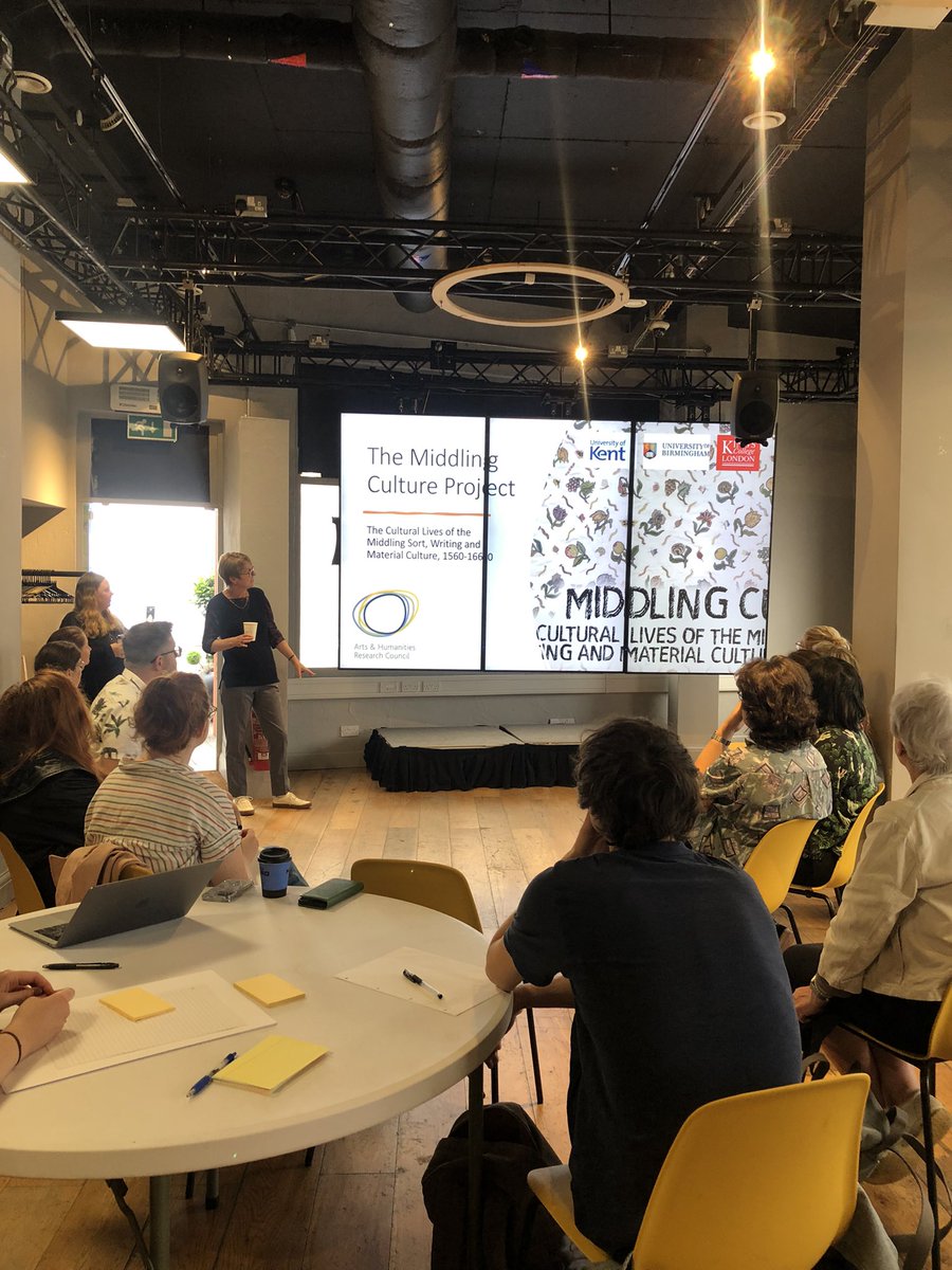 MiddlingCulture's tweet photo. Kicking off our second digital day with a great turn out! We’re running a drop-in to share our digital room reconstruction with researchers and those working on historic interiors. Can’t wait for another day of exciting discussions at NGX @NationalGallery https://t.co/aJT0tURdmV