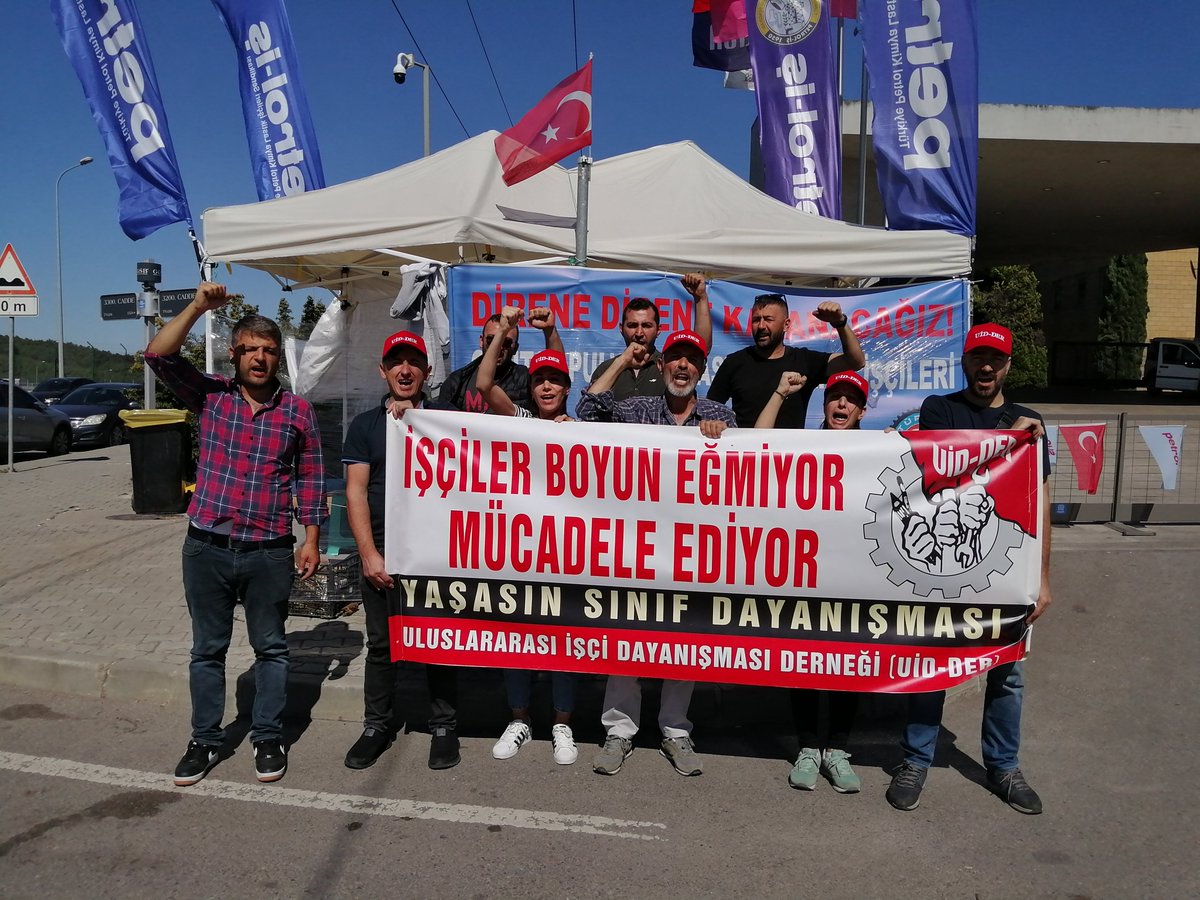 uid_der's tweet photo. UİD-DER'li işçiler, direnişlerinin 36. günündeki #ContaElastik işçilerini ve 119. gününde olan #AsenMetal işçilerini ziyaret ettiler. Bir kez daha hep birlikte "Yaşasın Sınıf Dayanışması" sloganları atıldı.
@petrolis_merkez @BirlesikIs https://t.co/V7uW4QOkje