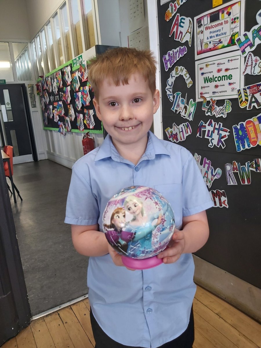 LorneStreetPS's tweet photo. What clever, talented children we have in Lorne St. This #clevercookie completed a 3D jigsaw in super quick time⏱ well done C #celebrate #lornestreetlegend 🧩 https://t.co/3GUGy3J1ao