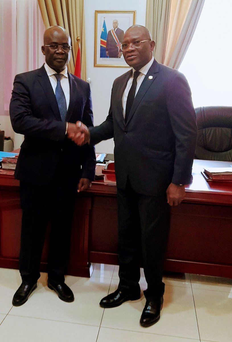 omadilu's tweet photo. 🇨🇩Ministère du #CommExt.
SEM @bussa_jean a reçu en audience ce jour, M. SILAS ADJE #METCH, Ambassadeur Ivoirien accrédité en #RDC. Selon ce dernier,"la rdc et la CI sont des réservoirs d' opportunités dont les peuples ont bcp de simultudes. Il faut donc conjuguer nos efforts." https://t.co/VeAwI92ksr
