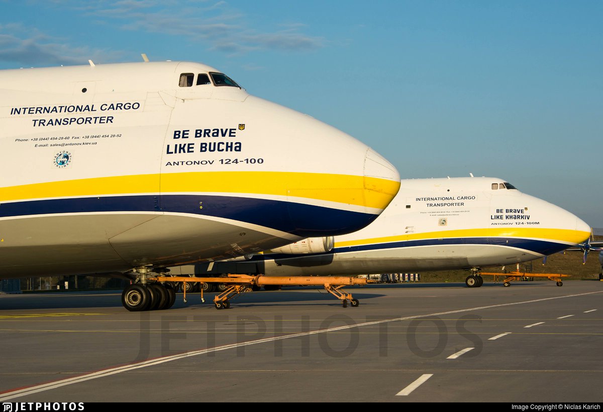 A pair of Antonov An-124s in Leipzig. jetphotos.com/photo/10696116 © Niclas Karich