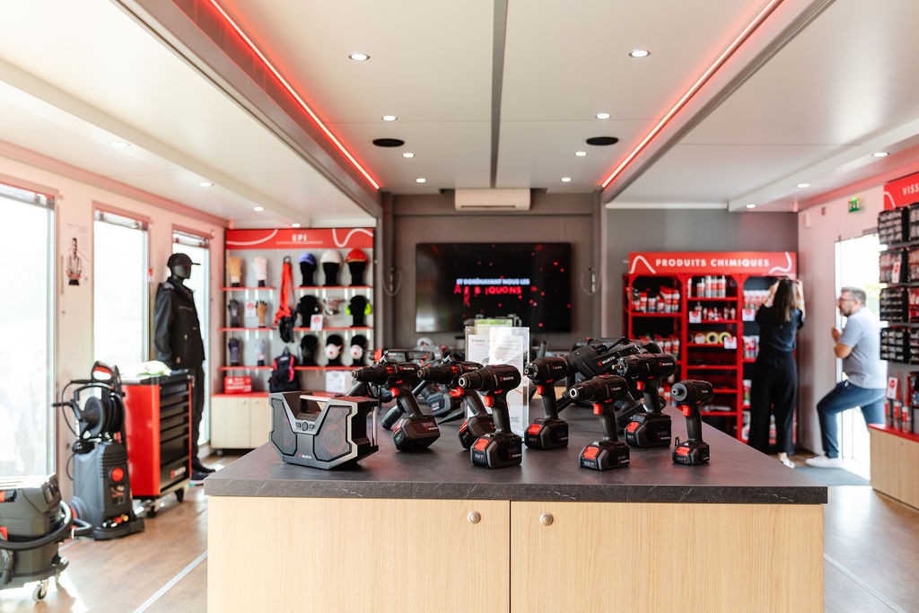 #WürthOnTour🚚

​La proximité avec les professionnels a toujours été une priorité pour Würth France.
C'est pourquoi, nous avons décidé de partir en tournée pendant 3 mois pour rencontrer nos clients, dans leurs villes !🤝

Découvrez toutes les étapes👉eshop.wurth.fr/Camion-outilla…