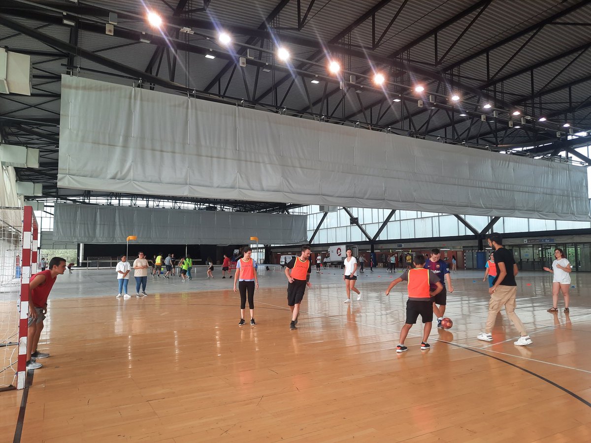 XEASC's tweet image. Ara mateix a Tortosa intercanvi entre joves i entitats: 50 participants practicant esports adaptats, en el marc del projecte internacional WINS. Fent escola de participació e inclusió. Som-hi!
@atzavaraarrels
@LaRotllana 
#APASA
#ASSIDE 
#ErasmusPlus