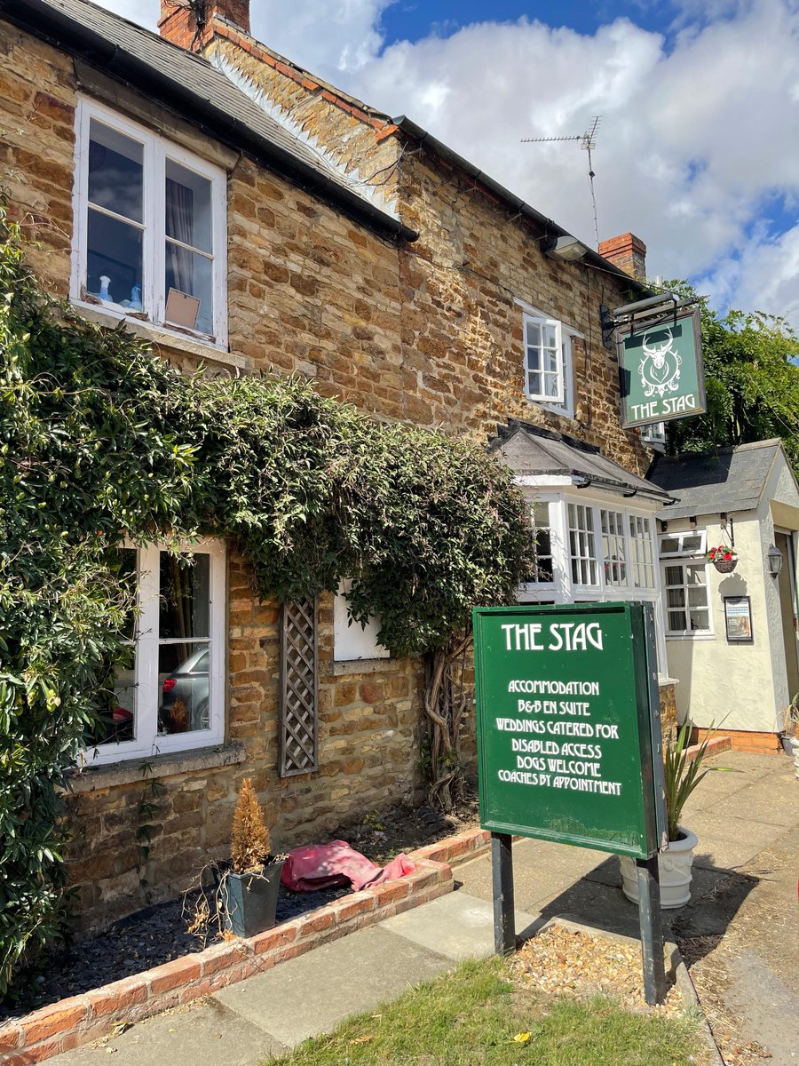 We are so excited to announce that Rob @The Stag has won a bottle of bubbly from our competition draw! We met with Rob to congratulate him in person, Rob has been at this pub for over 10 years. The atmosphere was great, definitely a place to visit!