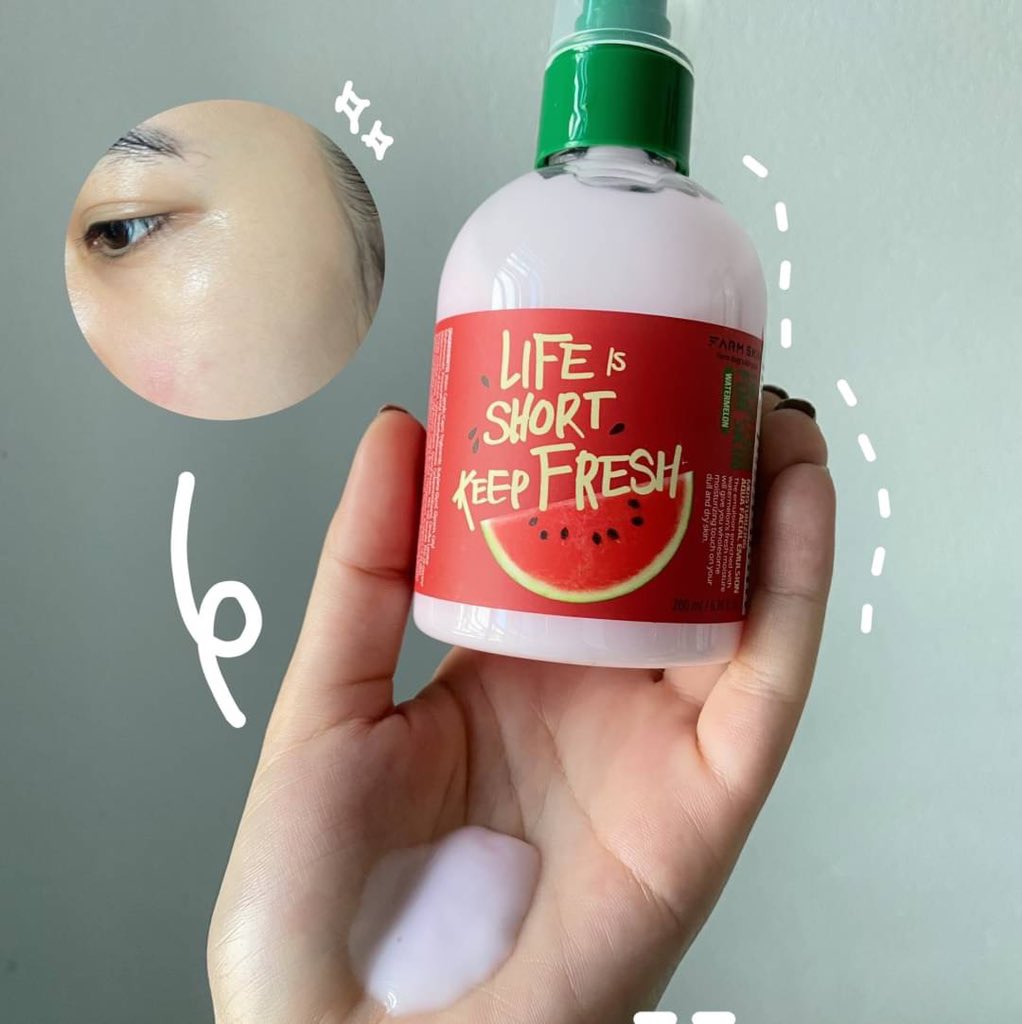 🥰Fresh food แพ็คเก็จสุดคิ้วทึ กลิ่นหอมแตงโมม้ากกก แค่ใช้โทนเนอร์นวดเบาๆลงบนผิวหน้า แล้วตามด้วยอีมัลชั่นพอกทิ้งไว้เพียง 15-20นาที แล้วทาเครื่องสำอางค์ได้เลยยย ใช้มาสักระยะแล้วรู้สึกว่าผิวชั้นดีขึ้นม้ากกกก ต้องไปตำ #โทนเนอร์น้ำตบแตงโม #อิมัลชั่นเเตงโม