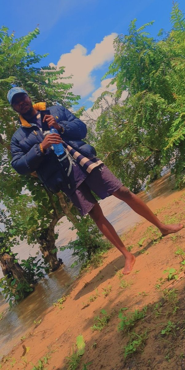 ochedavidp's tweet photo. When you are ready to finally do it take these advise...no be say I use am but just take am #wearurheadphone
#behavelikethewholeworlddoesntexist
#faceurfront
#cockurgunincase
📷:Ehiz360 https://t.co/tJl5MA1KI1