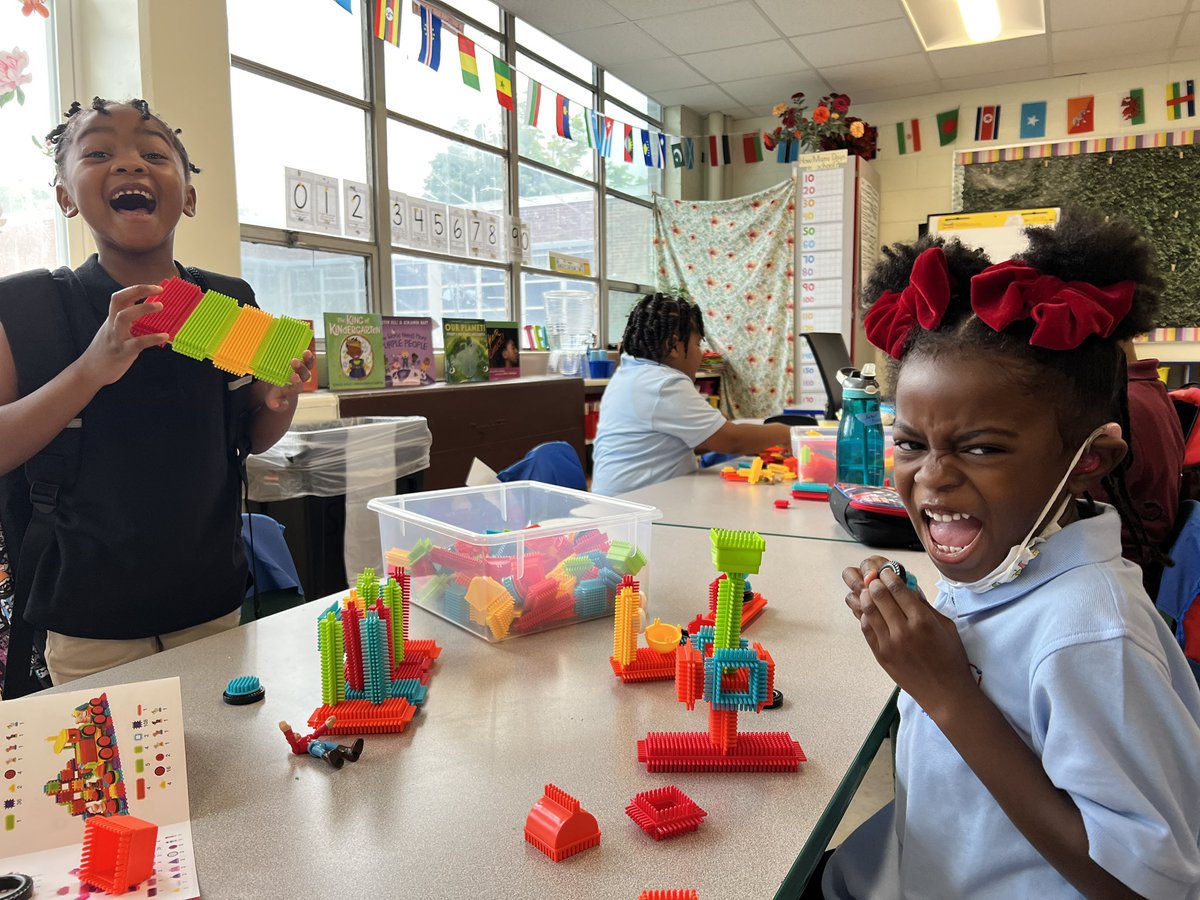 mshencesasc's tweet photo. Day 1 in kindergarten = success 
We ate, we got home safely, and we smiled a whole lot 🫶💛💖

Can’t wait to get after it today! https://t.co/xyrze1GH4f