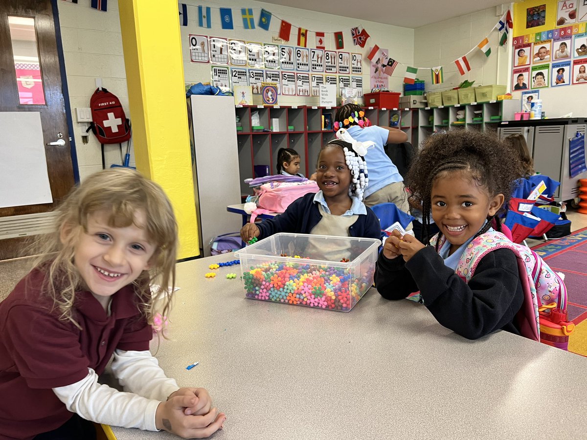 mshencesasc's tweet photo. Day 1 in kindergarten = success 
We ate, we got home safely, and we smiled a whole lot 🫶💛💖

Can’t wait to get after it today! https://t.co/xyrze1GH4f