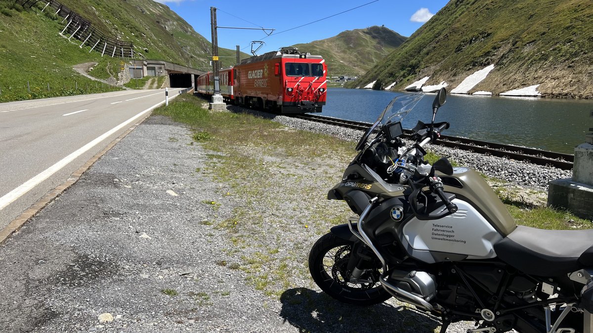 optiMEAS's tweet image. Our #optiMEAS #motorbike is going on #tour again!
#Follow the bike live, starting today at 2pm until Sunday and have a first look at our #dashboard.
dashboard-stage.opticloud.io/.../77eab400-e…...