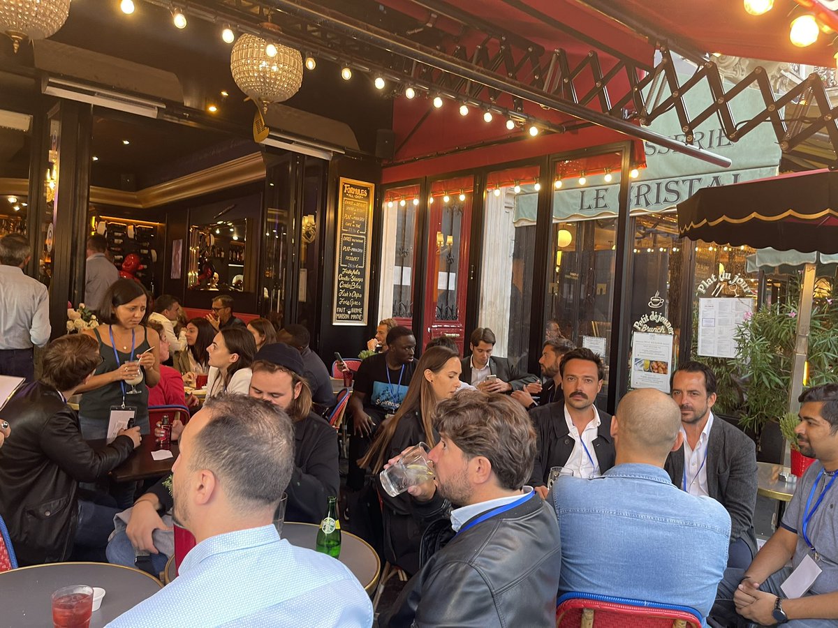 mobilitymakers's tweet photo. Thank you for joining us at Mobility Drinks in Paris last night!🍻

It was nice to connect and get to know more of our mobility community 🤝

Hope everyone had a great time! 🎉
#mobilitydrinks #events #paris https://t.co/eNbfMC1w5s