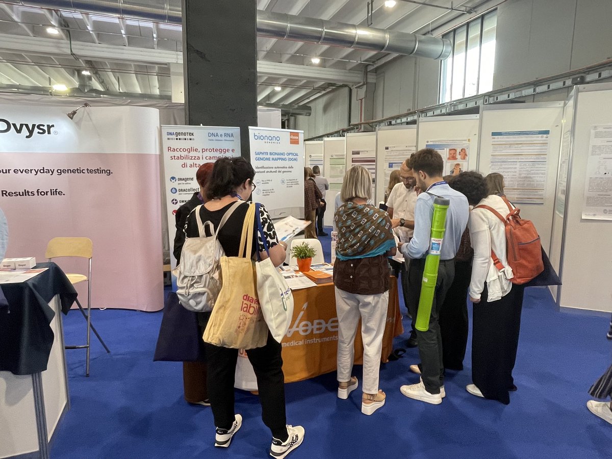 biowakeup's tweet photo. @bionanogenomics is at the meeting of Italian Society of Human Genetics (SIGU), with our partner in Italy, Voden Medical! Growing interest for #OGM in this beautiful country 😄 “Identificazione automatica delle varianti strutturali del genoma”- how beautiful that sounds 😎 https://t.co/zknfKlglFl