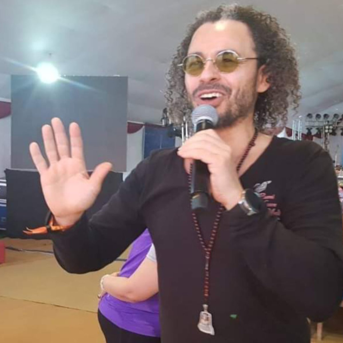 “Kuvveti değil kudreti arıyorum,
Bilgilileri değil bilgeleri arıyorum,
İyiyi değil doğruyu arıyorum,
Seni değil Ben’i arıyorum,
Sözde değil Öz’de arıyorum…” 
Mehdi Mert Güler 🍀
#thursdayvibes #Persembe